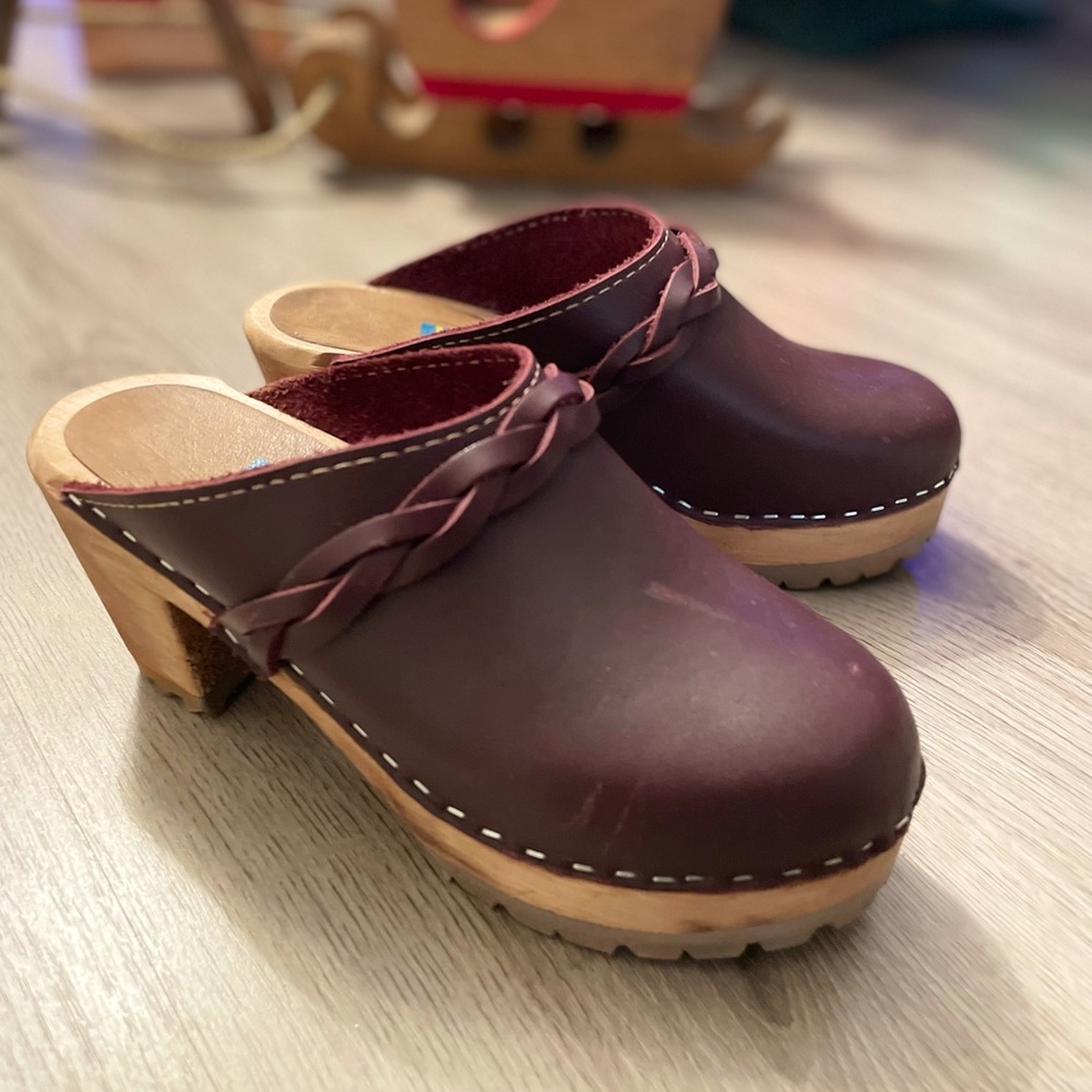 MIA Elsa Wine Clog // 7